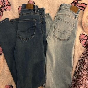 American Eagle Outfitters Women's Skinny Jeans in Dark Blue and Light Blue